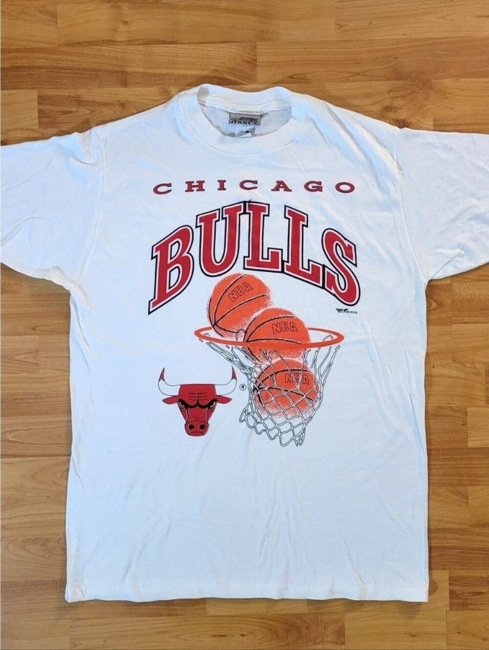 Vintage Chicago Bulls NBA RAVENS White And Red Graphic Tee, Large Tall